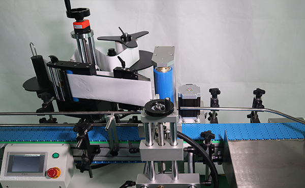 詳細介紹全自動貼標機的廣泛應(yīng)用及其對各行各業(yè)的影響