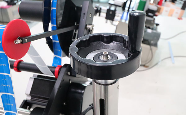 全自動(dòng)高速貼標(biāo)機(jī),高速貼標(biāo)機(jī),全自動(dòng)貼標(biāo)機(jī)