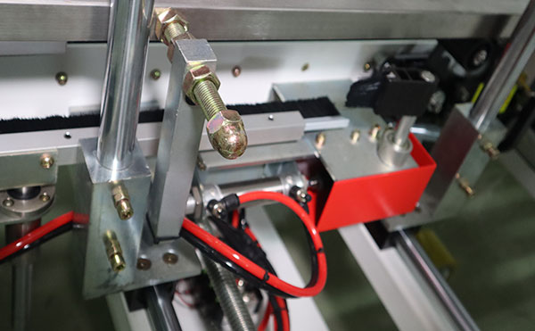 自動(dòng)折蓋封箱機(jī),封箱機(jī),封箱機(jī)廠家，佼佼者自動(dòng)化